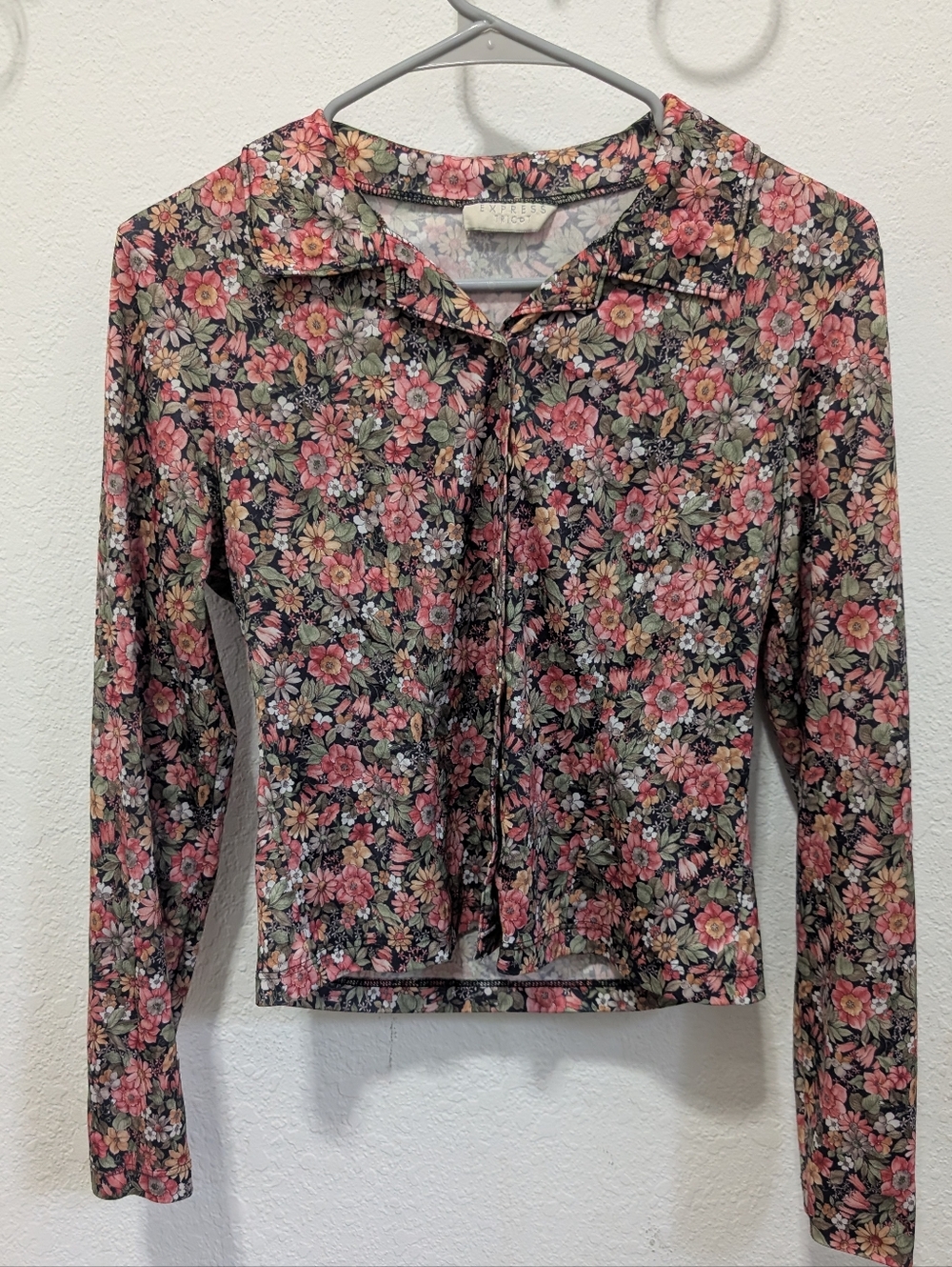 Vintage 80s/90s Floral Tie-Front Long Sleeve Top in Pink and Black